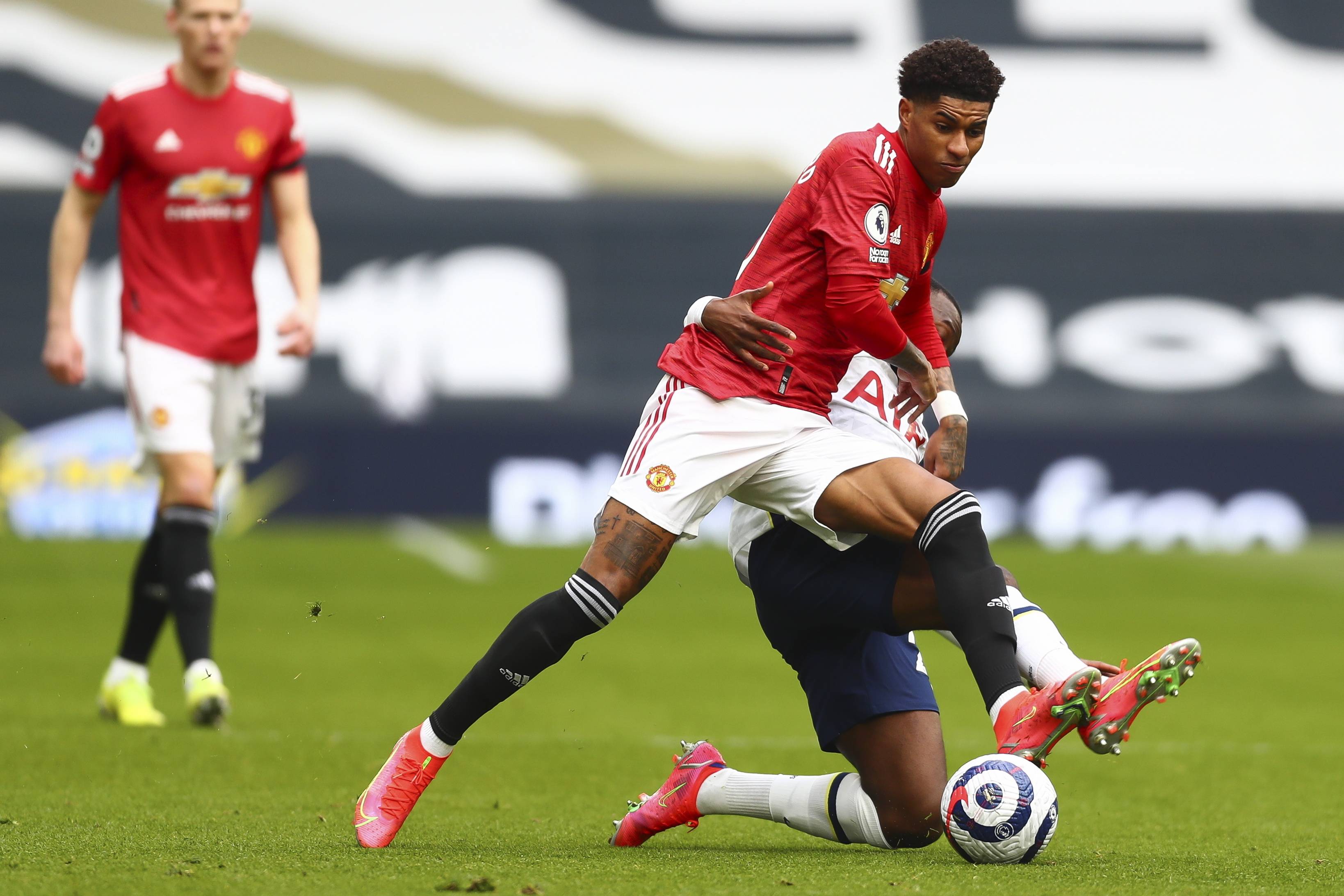 他的出眾實 他的出眾實